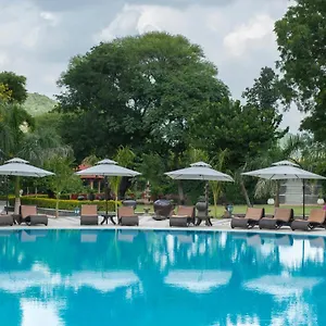 Hotel The Royal Retreat &